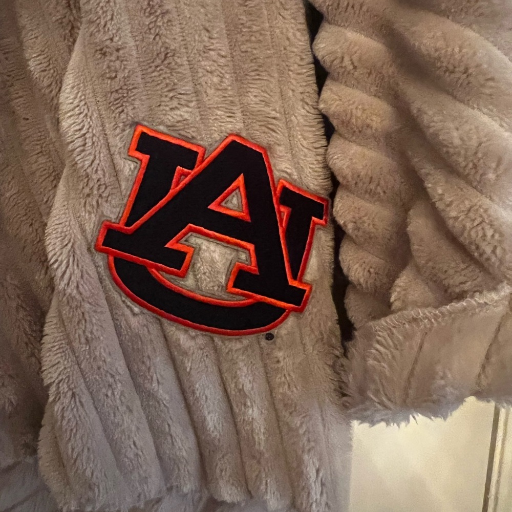 Gray Poncho Sleeves TOP with AUBURN LOGO - Picture 3 of 4